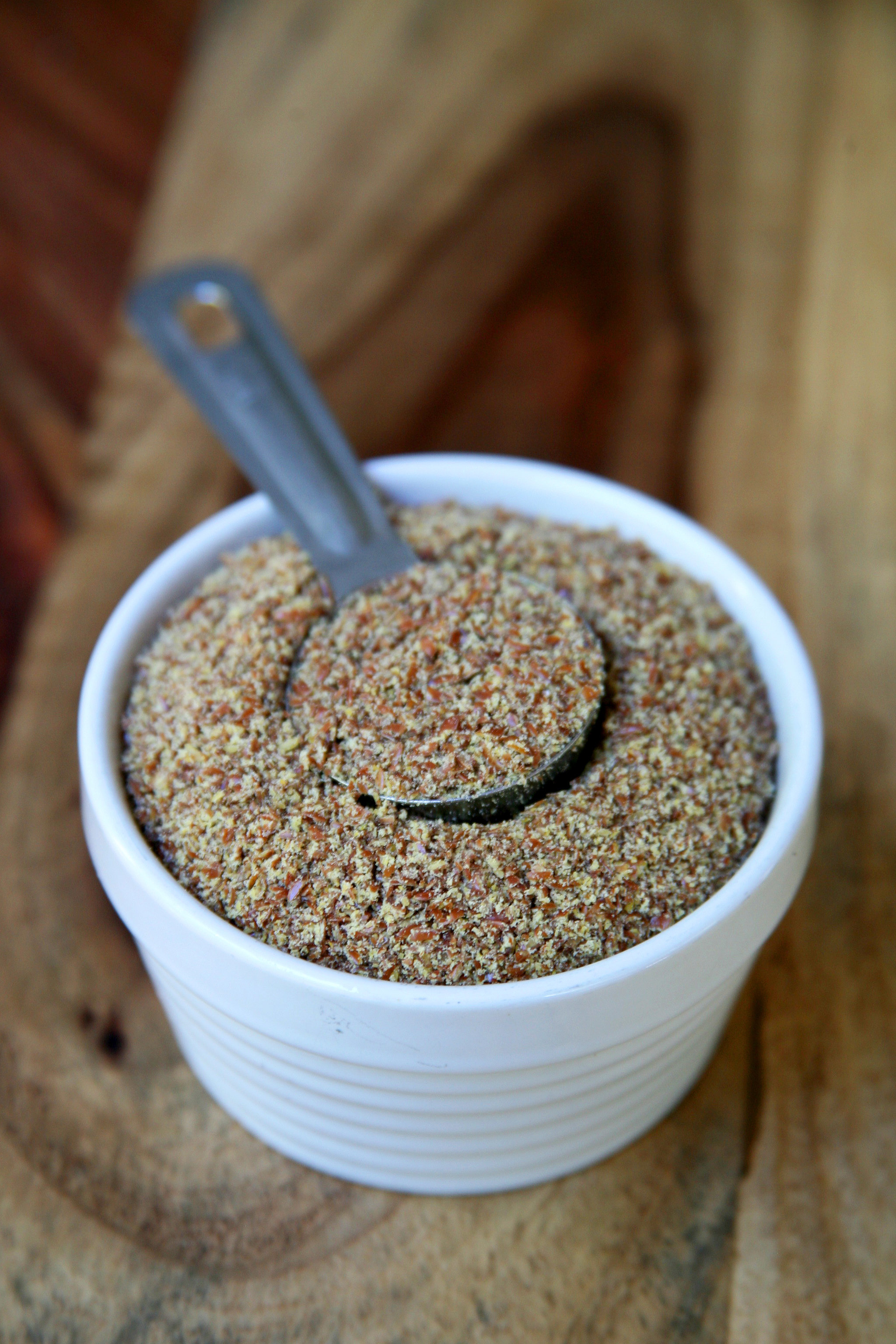 This Type of Flaxseed Is Better at Preventing Belly Bloat