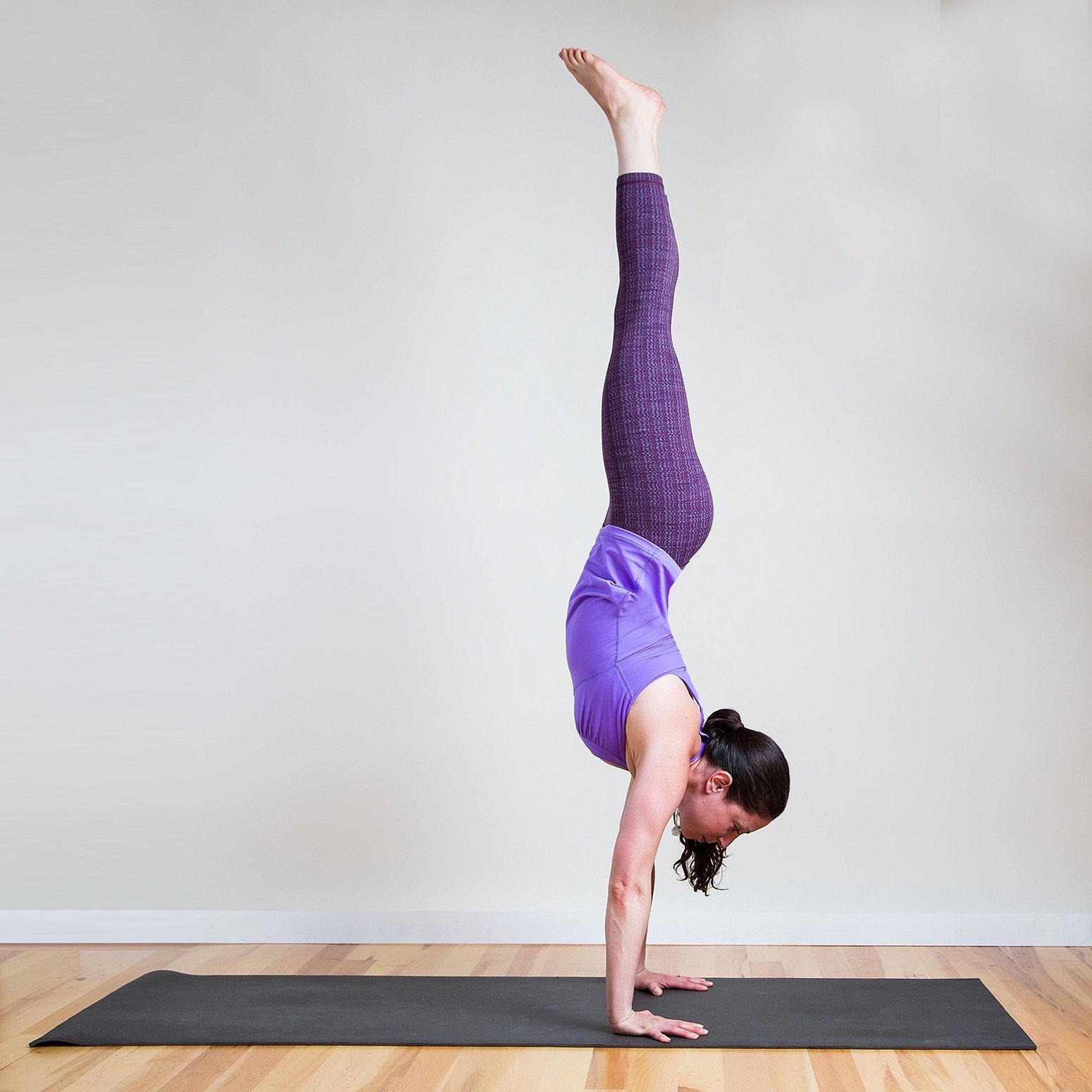 Get Upside Down! 4 Health Benefits of Handstands